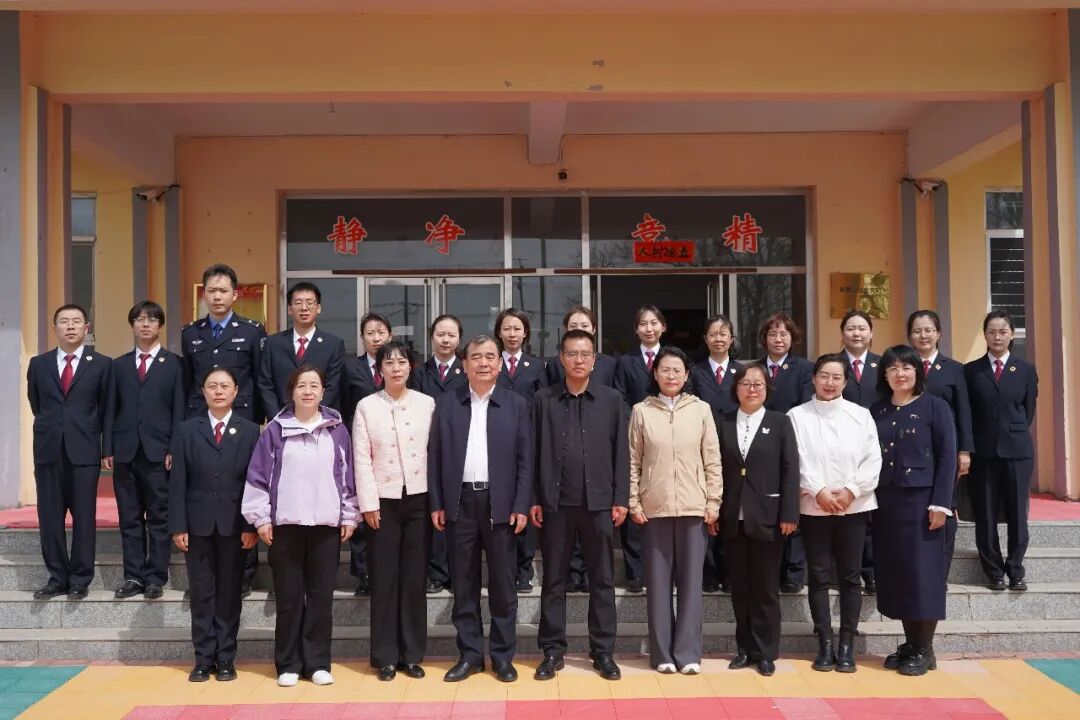 ���ε�СС���� �ڴ���ͯ�����ķ�ѿ���������첼��������Ժ�����и�Ů���ϻῪչ���ķ��ιذ���У԰ů�Ļ